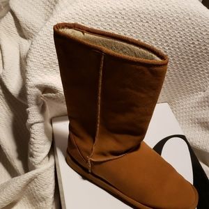 (MD) Nine West "UGG" Boot